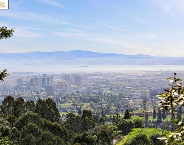 6100 Skyline Blvd - Photo Thumbnail 14