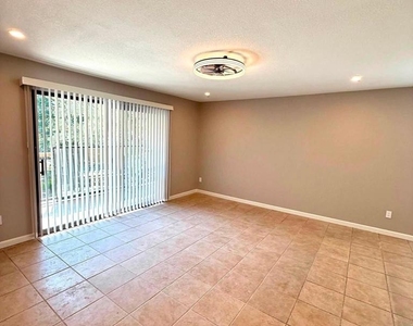 330 N Civic - Photo Thumbnail 7