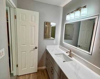 330 N Civic - Photo Thumbnail 13