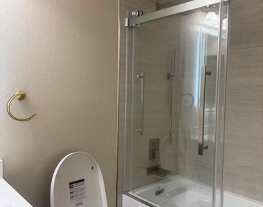 330 N Civic - Photo Thumbnail 11