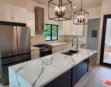 16641 Mccormick Street - Photo Thumbnail 2