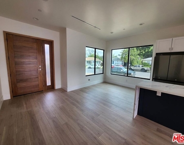 16641 Mccormick Street - Photo Thumbnail 3