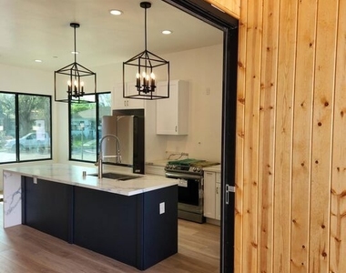 16641 Mccormick Street - Photo Thumbnail 18