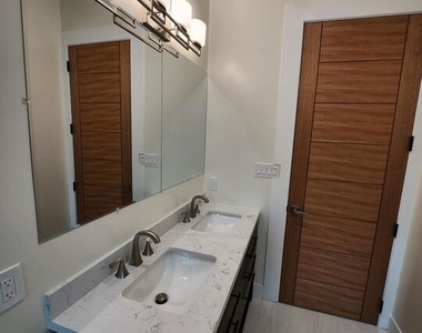 16641 Mccormick Street - Photo Thumbnail 12