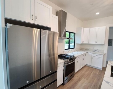 16641 Mccormick Street - Photo Thumbnail 10