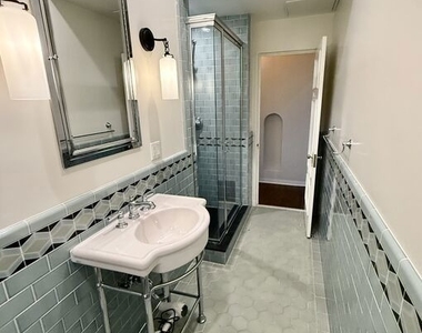 1330 N Harper Avenue - Photo Thumbnail 42