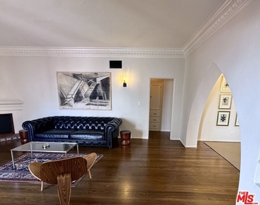 1330 N Harper Avenue - Photo Thumbnail 7