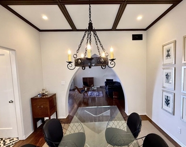 1330 N Harper Avenue - Photo Thumbnail 17