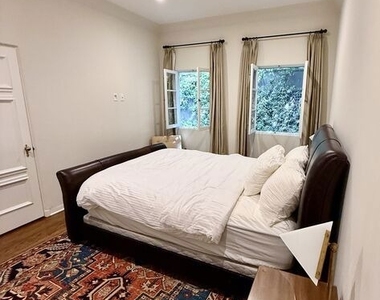 1330 N Harper Avenue - Photo Thumbnail 44