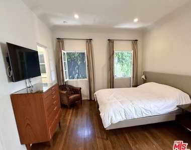 1330 N Harper Avenue - Photo Thumbnail 33