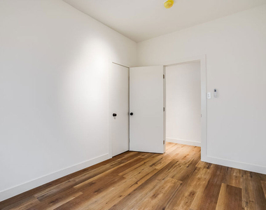 151 N Swall Drive - Photo Thumbnail 11