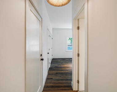 151 N Swall Drive - Photo Thumbnail 12