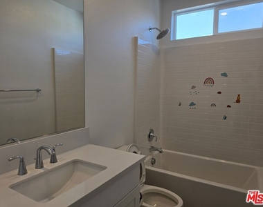 426 Lobata - Photo Thumbnail 11
