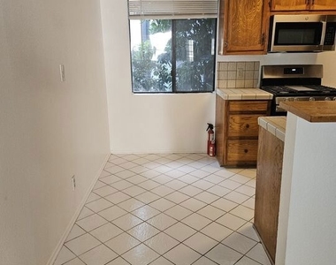 5170 N Columbus Avenue - Photo Thumbnail 9