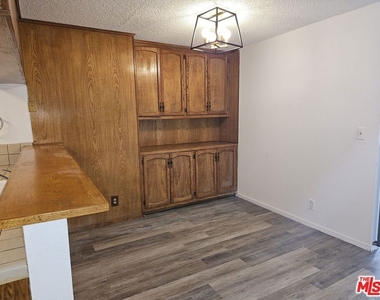 5170 N Columbus Avenue - Photo Thumbnail 4