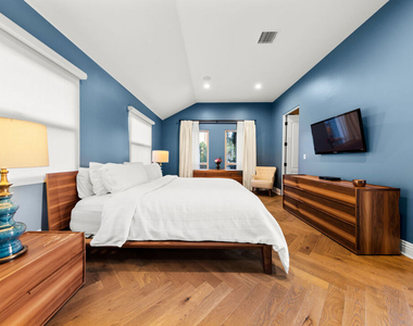 725 Oxford Avenue - Photo Thumbnail 42