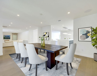 344 S Roxbury Drive - Photo Thumbnail 5