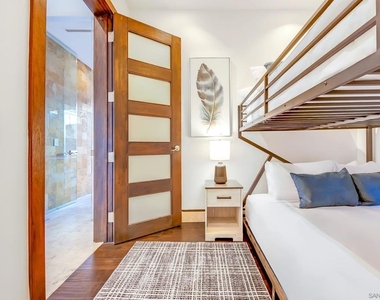 1676 Plum - Photo Thumbnail 22
