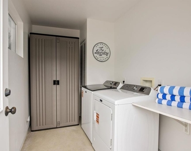 319 Nautilus Street - Photo Thumbnail 9