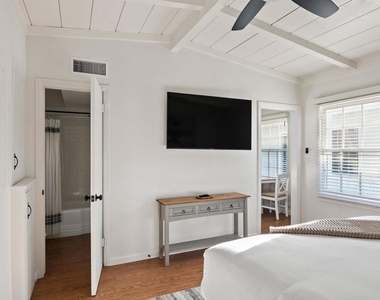 319 Nautilus Street - Photo Thumbnail 7