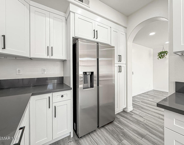 391 Westlake Vista Lane - Photo Thumbnail 17