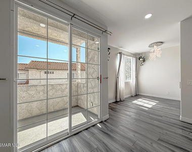 391 Westlake Vista Lane - Photo Thumbnail 10