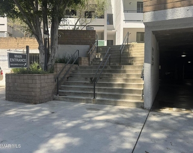 13331 Moorpark Street - Photo Thumbnail 19