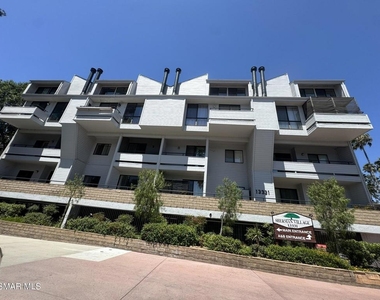 13331 Moorpark Street - Photo Thumbnail 22