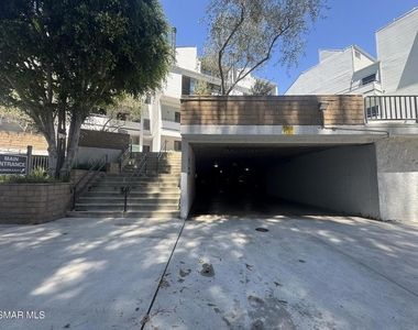 13331 Moorpark Street - Photo Thumbnail 20