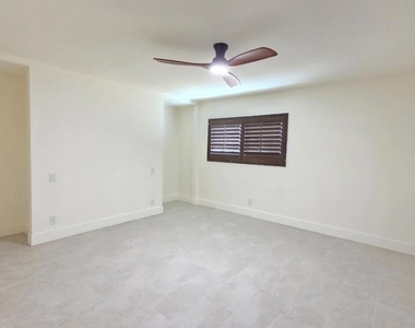 62101 Tyler Street - Photo Thumbnail 6