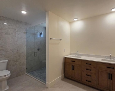 62101 Tyler Street - Photo Thumbnail 11