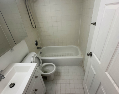 1425 York Avenue - Photo Thumbnail 6