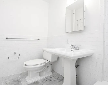 322 West 14th Street - Photo Thumbnail 4