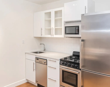 322 West 14th Street - Photo Thumbnail 1