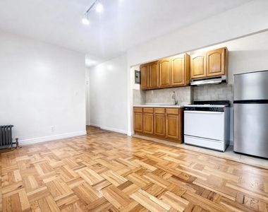 10 Adrian Avenue - Photo Thumbnail 8