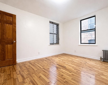 10 Adrian Avenue - Photo Thumbnail 4