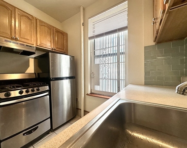 3135 Broadway - Photo Thumbnail 2