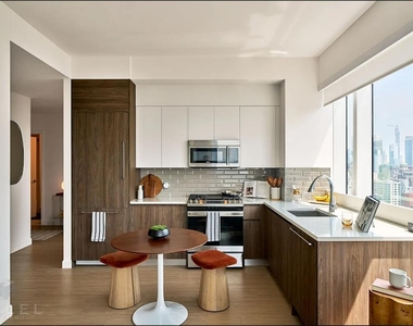 10th Avenue - Photo Thumbnail 1