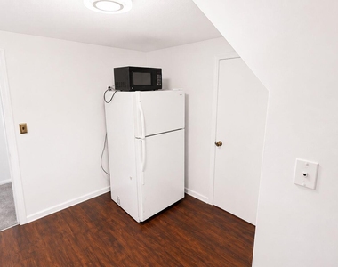 206 Winthrop Avenue - Photo Thumbnail 14