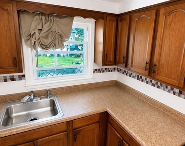 206 Winthrop Avenue - Photo Thumbnail 12