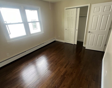 548 S 9th Avenue - Photo Thumbnail 2