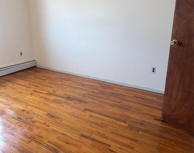 144-87 176th Street - Photo Thumbnail 10