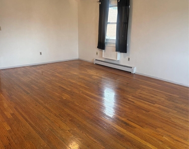 144-87 176th Street - Photo Thumbnail 2