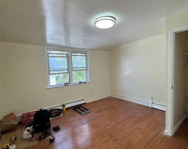 171-30 111th Avenue - Photo Thumbnail 5