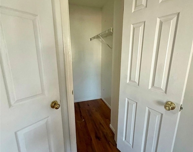4370 160th Street - Photo Thumbnail 6