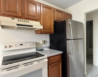 175 Maple Avenue - Photo Thumbnail 9