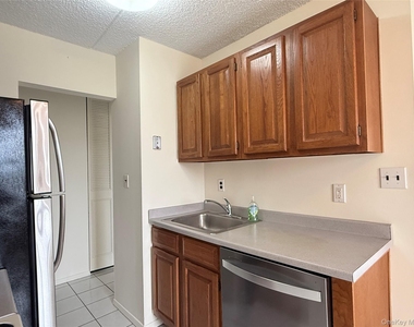 175 Maple Avenue - Photo Thumbnail 10