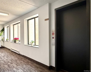 175 Maple Avenue - Photo Thumbnail 5