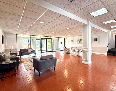175 Maple Avenue - Photo Thumbnail 3