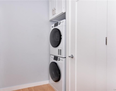 245 Wolfs Lane - Photo Thumbnail 6